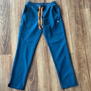 Figs deep reef Yola xs pants